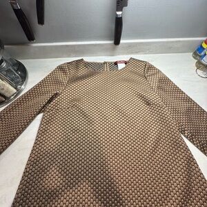 Beautiful MaxMara Studio Geometric Top US 12 Silky medium weight 20x25 inches